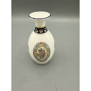 Wedgwood Runnymede Bone China Bud Vase England Floral Mini Vase 5”